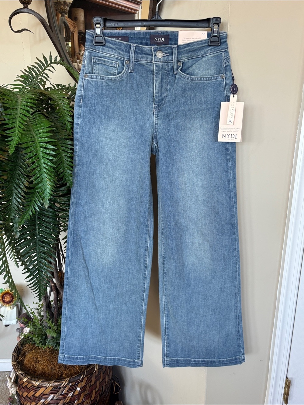 NYDJ Teresa Wide Leg Ankle Blue Jeans 1" Hem Cropped Lift Tuck Tech Smoothing
